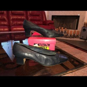 SOFT! Navy Calfskin Leather 2” Heel Size 7.5M